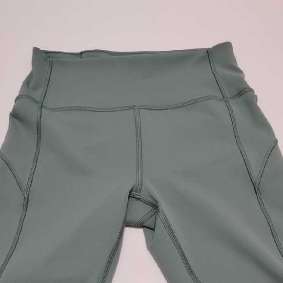 Lululemon In Movement Tights Everlux 25" - Picture 5 of 11